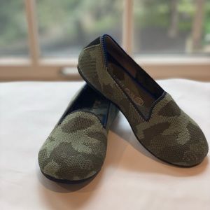 Rothy’s kids loafer